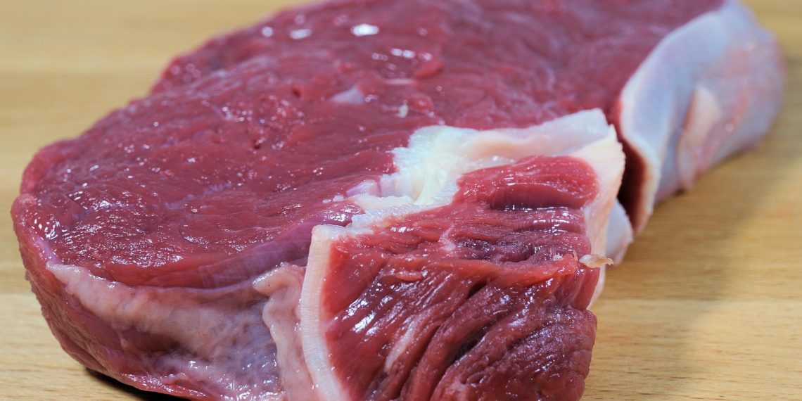 Jangan Asal Bilas, Ini Tips Mencuci Daging Kurban agar Tetap Higienis!