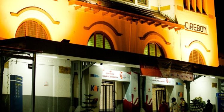 5 Tempat Wisata yang Dekat dengan Stasiun Cirebon