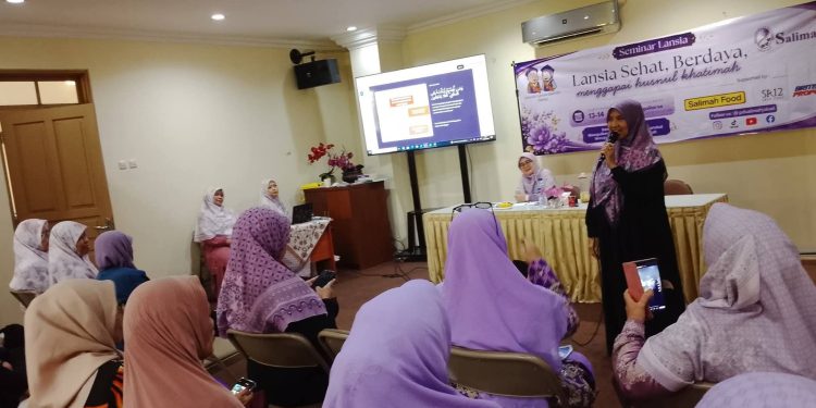 Seminar Lansia Salimah Jakarta Selatan Bekali Peserta Menjadi Lansia Sehat, Produktif, dan Meraih Husnul Khatimah