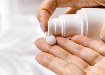 Mengenal Kandungan Sunscreen yang Tepat untuk Melindungi Kulit Pria dari Sinar Matahari