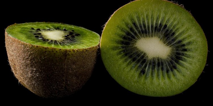 Mengapa Buah Kiwi Bagus Dijadikan Infused Water? Ini Dia Alasannya!