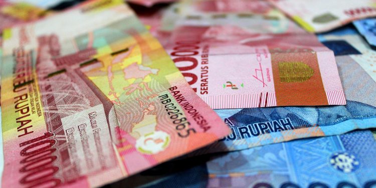 Simak Tips Menabung Bila Gaji Pas-Pasan Berikut Ini!