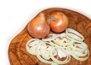 Manfaat Mengonsumsi Bawang Bombay Mentah untuk Tubuh