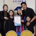Natasha Rizky Bersama Desta Hadiri Wisuda Putri Sulungnya