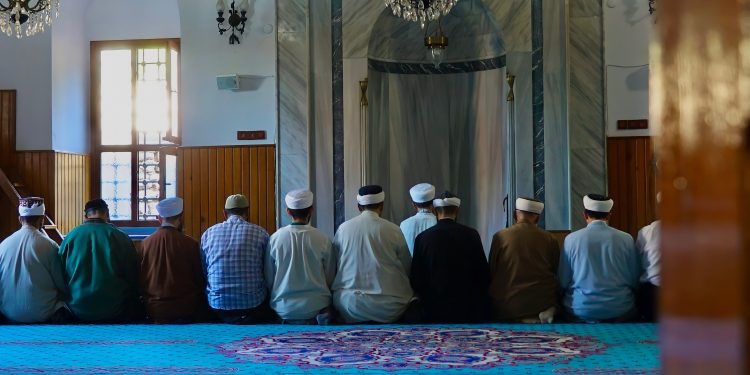 Menganggap Ibadah Hanya Sebagai Rutinitas, Apa Dampaknya?