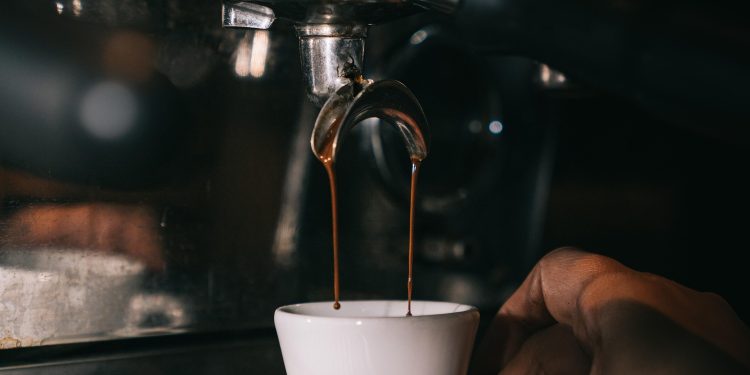 Ingin Membuka Kedai Kopi? Perhatikan 5 Hal Penting Ini Sebelum Memulai Usaha