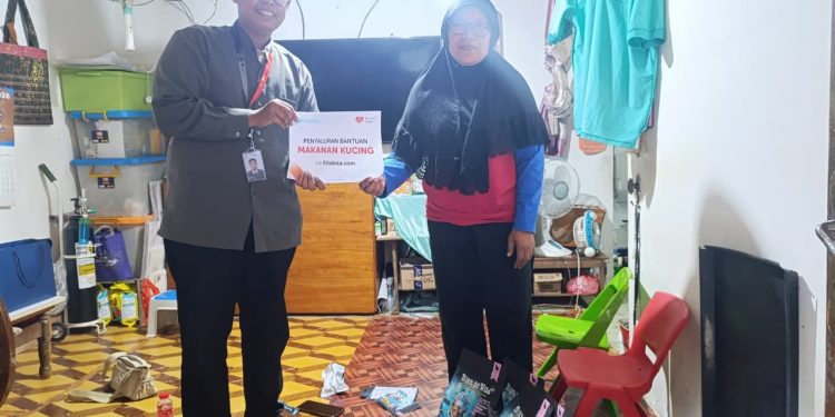 Rumah Zakat Salurkan Bantuan Pakan Kucing untuk Shelter yang Merawat 75 Kucing Telantar di Jakarta Selatan