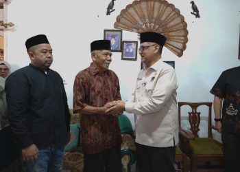 Takziyah ke Kediaman Dokter Fitri yang Wafat di Tanah Suci, Menhaj: Negara Hormati Pengabdiannya Hingga Akhir Hayat