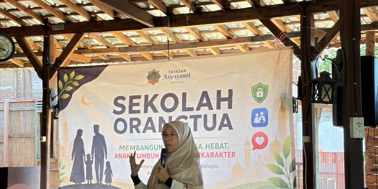Jangan Sampai Anak Kehilangan Arah, Ini 10 Kepribadian Muslim yang Wajib Dibangun Orang Tua Sejak Dini