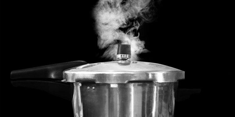 Begini Cara Memasak dengan Teknik Mengetim yang Benar agar Hasilnya Matang Sempurna