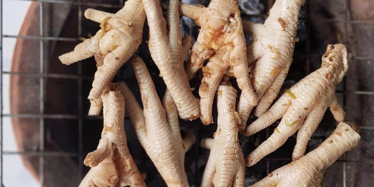 Tak Hanya Lezat, Ini Beragam Manfaat Ceker Ayam yang Baik untuk Kesehatan
