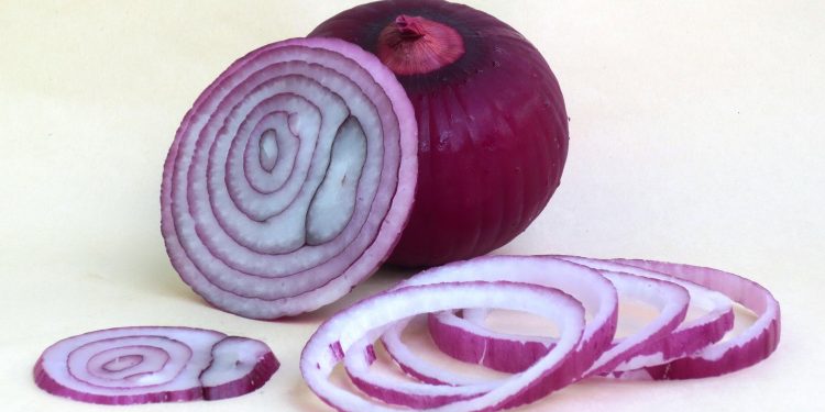 Ini Tips Mengiris Bawang Merah dengan Lebih Nyaman