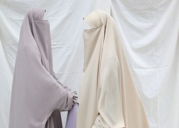 4 Tips Merawat Khimar Berbahan Wolfis agar Tetap Lembut dan Awet Digunakan