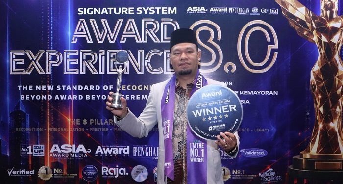 Kepala MTsN 1 Labuhanbatu Terima Penghargaan dalam Indonesia Leadership Education Award 2026
