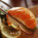 Ingin Membuat Sushi? Ini Cara Membersihkan Ikan Salmon dengan Tepat