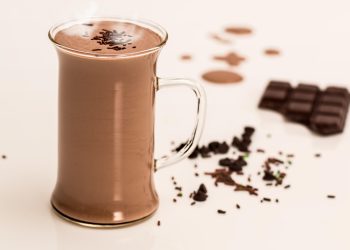 Susu Cokelat atau Susu Putih, Mana yang Lebih Baik untuk Pertumbuhan Anak?