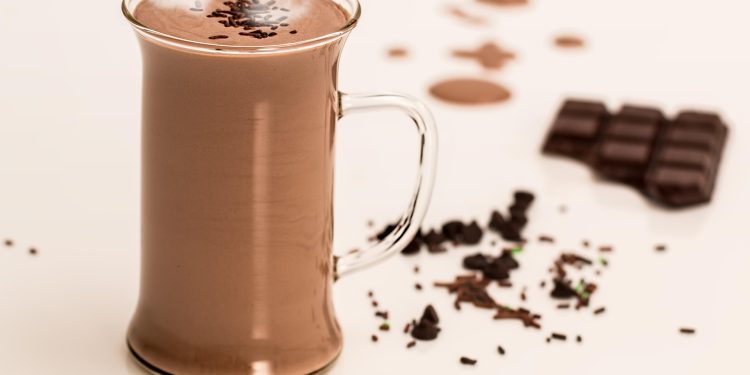 Susu Cokelat atau Susu Putih, Mana yang Lebih Baik untuk Pertumbuhan Anak?