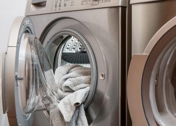 Noda Minyak Membandel di Baju? Coba Tips Sederhana Ini agar Pakaian Kembali Bersih