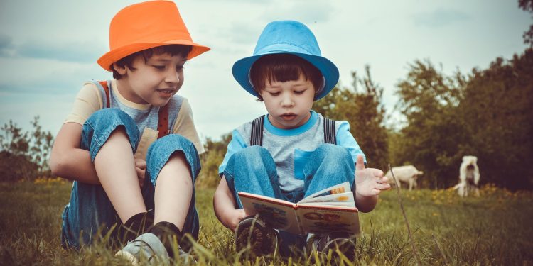 Cara Melatih Motorik Anak Usia 1 Tahun ke Atas agar Tumbuh Aktif dan Percaya Diri