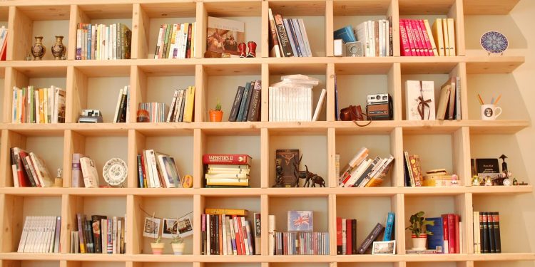 Kapan Waktu Terbaik untuk Membaca Buku? Ini Penjelasannya!