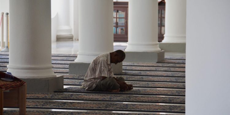 Hanya Allah Sebaik-Baik Penolong, Tempat Kembali Saat Semua Jalan Terasa Buntu