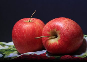 5 Buah yang Bisa Membantu Atasi Sembelit