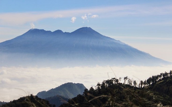 Pendakian Gunung Arjuno-Welirang Ditutup Sementara