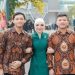 Ashanty, Anang dan Azriel Rayakan Wisuda Bersama di Universitas Airlangga