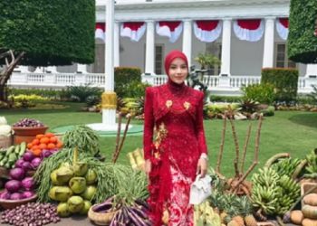 Aurelie Hermansyah Tampil Mempesona dengan Balutan Busana Tradisional di HUT RI ke-81