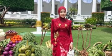 Aurelie Hermansyah Tampil Mempesona dengan Balutan Busana Tradisional di HUT RI ke-81