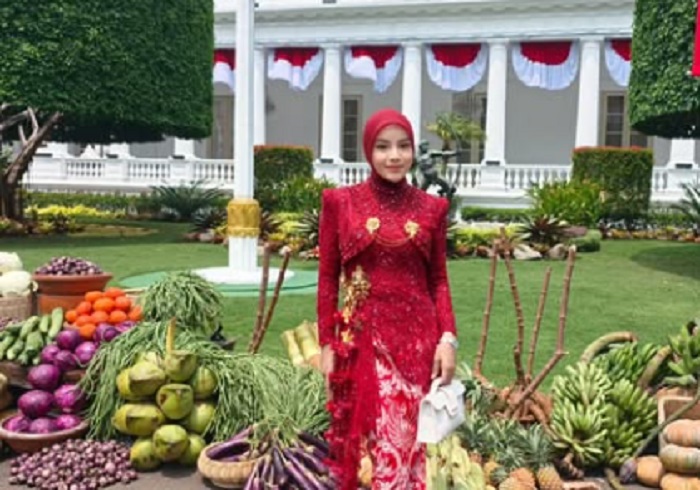 Aurelie Hermansyah Tampil Mempesona dengan Balutan Busana Tradisional di HUT RI ke-81