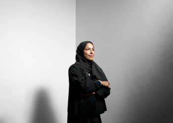 Tips Memilih Baju Kerja yang Cocok untuk Perempuan Berhijab di Musim Panas