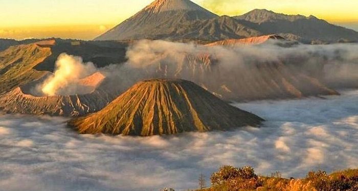Kawasan Wisata Gunung Bromo Masih Ditutup Total Akibat Karhutla