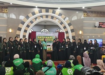 Dompet Dhuafa Bersama Muslimah Fatahillah Community Ajak 101 Muslimah Ojek Daring Ikuti Kajian Hingga Terima Sembako