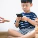 Beberapa Alasan Penggunaan Gawai dapat Menghambat Kemampuan Bicara Anak