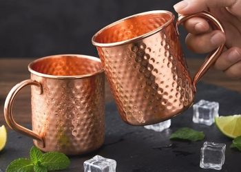 Ketahui Manfaat hingga Risiko Minum Air dari Gelas Tembaga