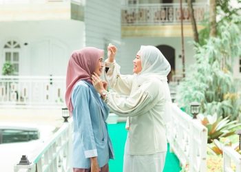 Menjadi Muslimah yang Tangguh namun Tetap Lembut