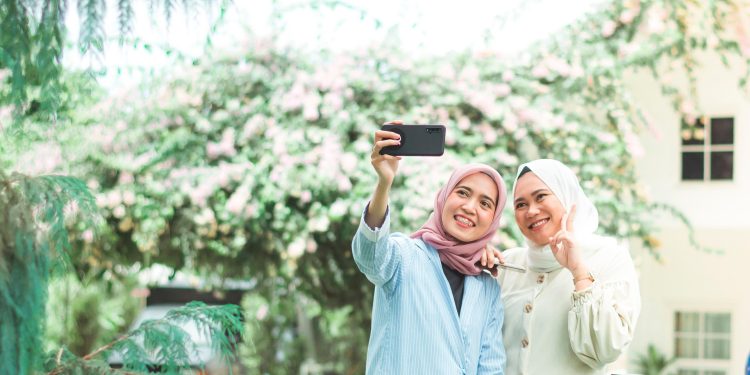 Berhenti Mengeluh dan Mulailah Bersabar karena Kebahagiaan Itu Pasti Datang