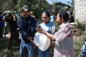 Islamic Relief Indonesia Distribusi Bantuan bagi Masyarakat Terdampak Gempa di Manggarai