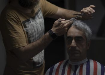 Beberapa Faktor Utama Rambut Beruban di Usia Muda
