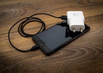 Tips Merawat Charger Ponsel agar Tidak Cepat Rusak