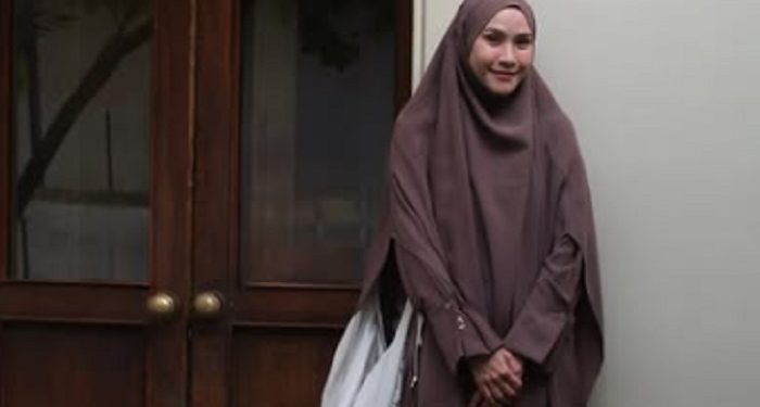 Dukungan Selebriti Indonesia terhadap Korban bencana NTT dan Kalimantan