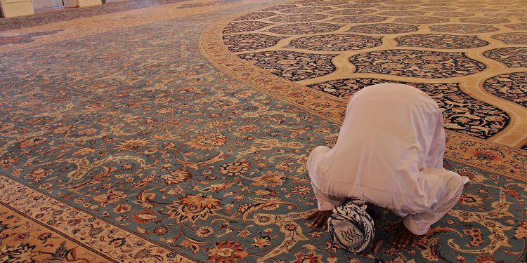 Pengertian, Tata Cara, dan Bacaan Shalat Istikharah