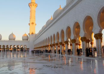 Perubahan Besar Kadang Dimulai dari Ibadah yang Dilakukan Diam-Diam