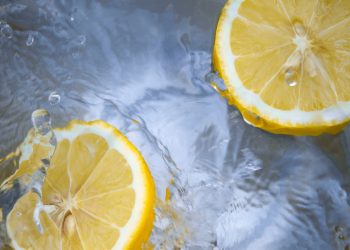Ragam Minuman yang Baik untuk Menjaga Kesehatan Ginjal, Bukan Sekadar “Membersihkan”