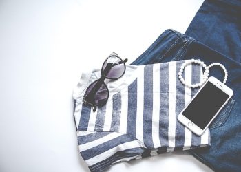 Tips Mencuci Pakaian Berbahan Jeans agar Awet dan Tidak Cepat Pudar