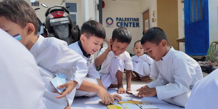 Puluhan Anak TK Belajar Palestina Lewat Permainan Interaktif