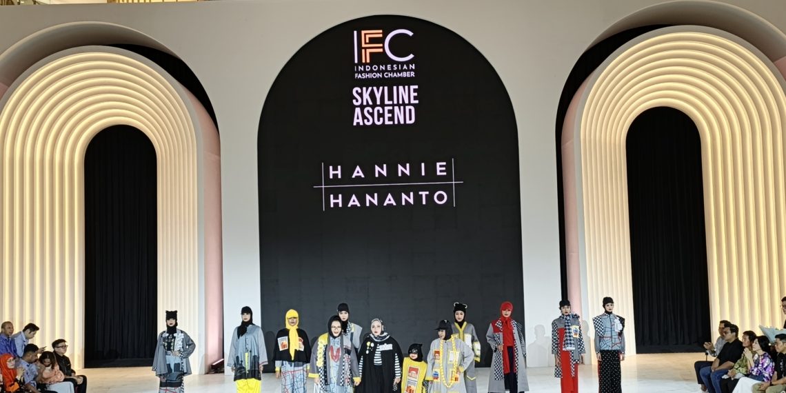 Hannie Hananto Angkat Skyline Jakarta dalam Koleksi Greyish Grey, Siapkan Partisipasi IFC Jakarta di 500 Tahun Jakarta
