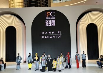 Hannie Hananto Angkat Skyline Jakarta dalam Koleksi Greyish Grey, Siapkan Partisipasi IFC Jakarta di 500 Tahun Jakarta
