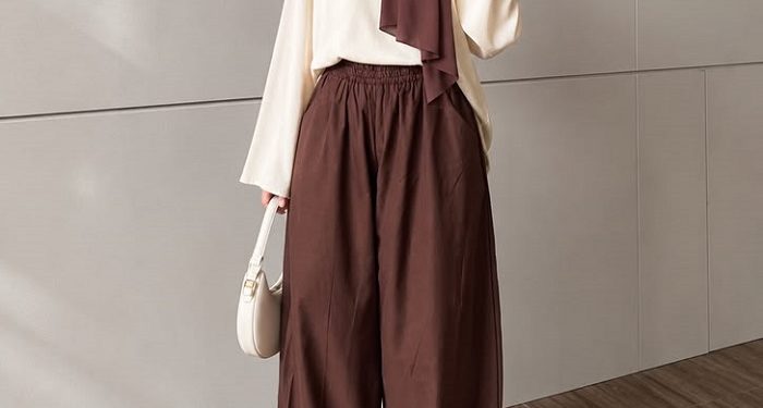 Beberapa Rekomendasi Warna Baju yang Cocok Dipadukan dengan Celana Coklat
